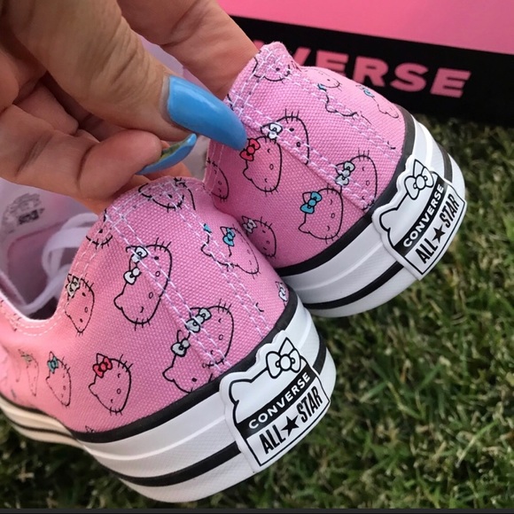 NEW CONVERSE X HELLO KITTY WOMEN SIZE 10.5 - Picture 2 of 7